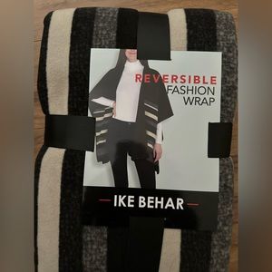 Reversible fashion wrap. One size. Brand new